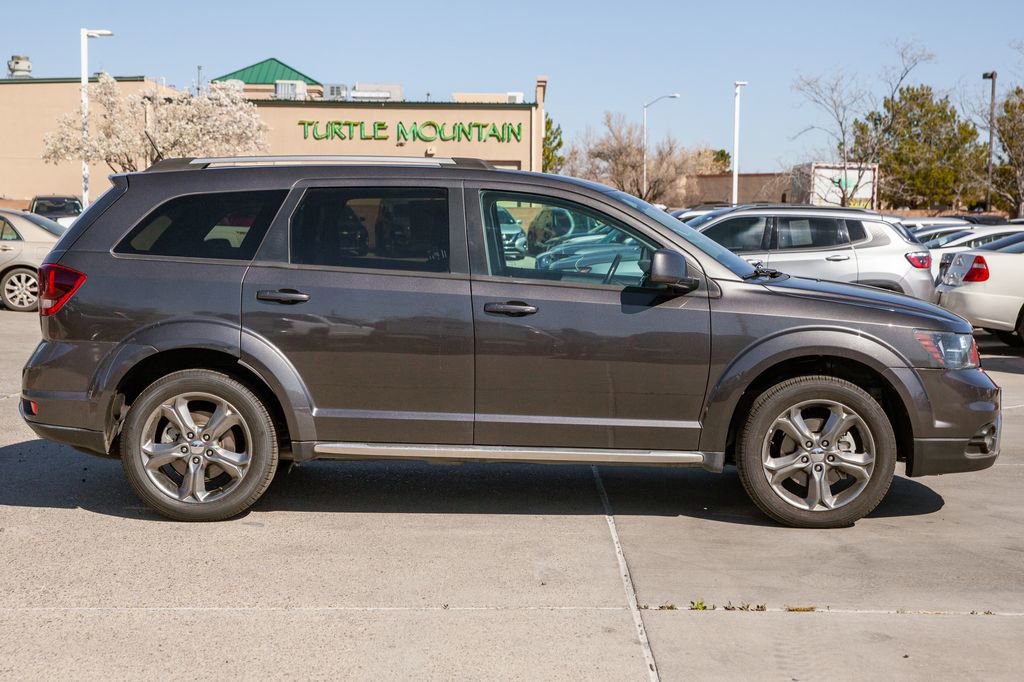 Used 2017 Dodge Journey Crossroad FWD image 4