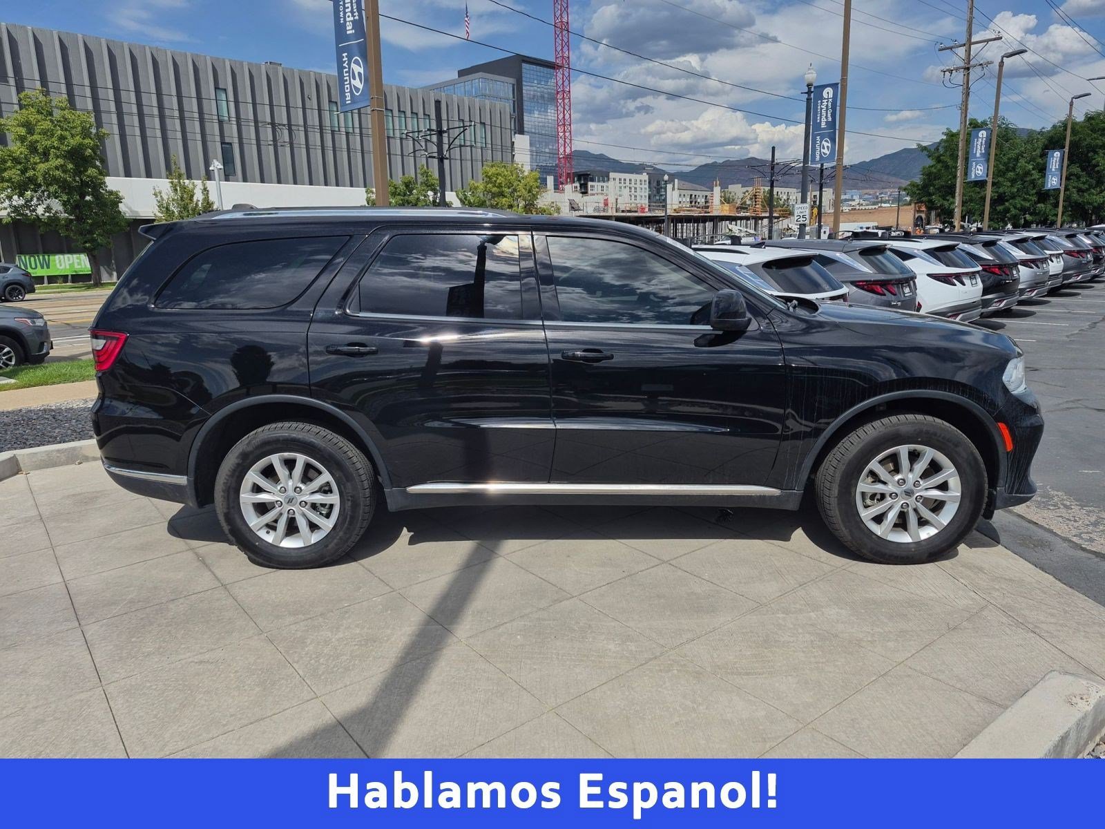Used 2022 Dodge Durango SXT AWD/4WD image 2