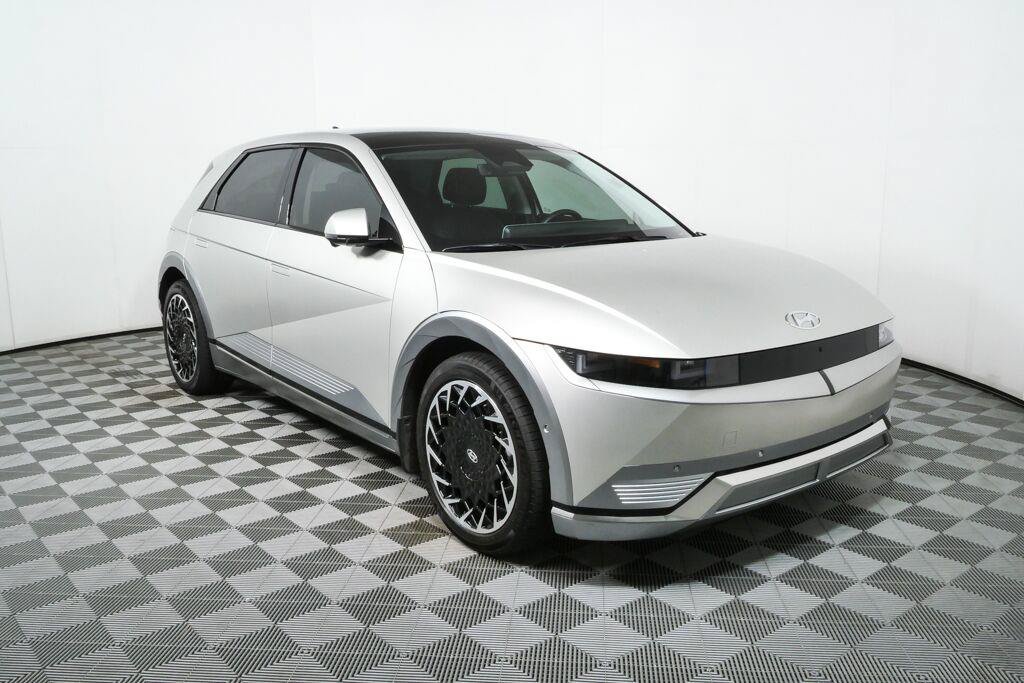Used 2023 Hyundai Ioniq 5 Limited AWD/4WD image 1