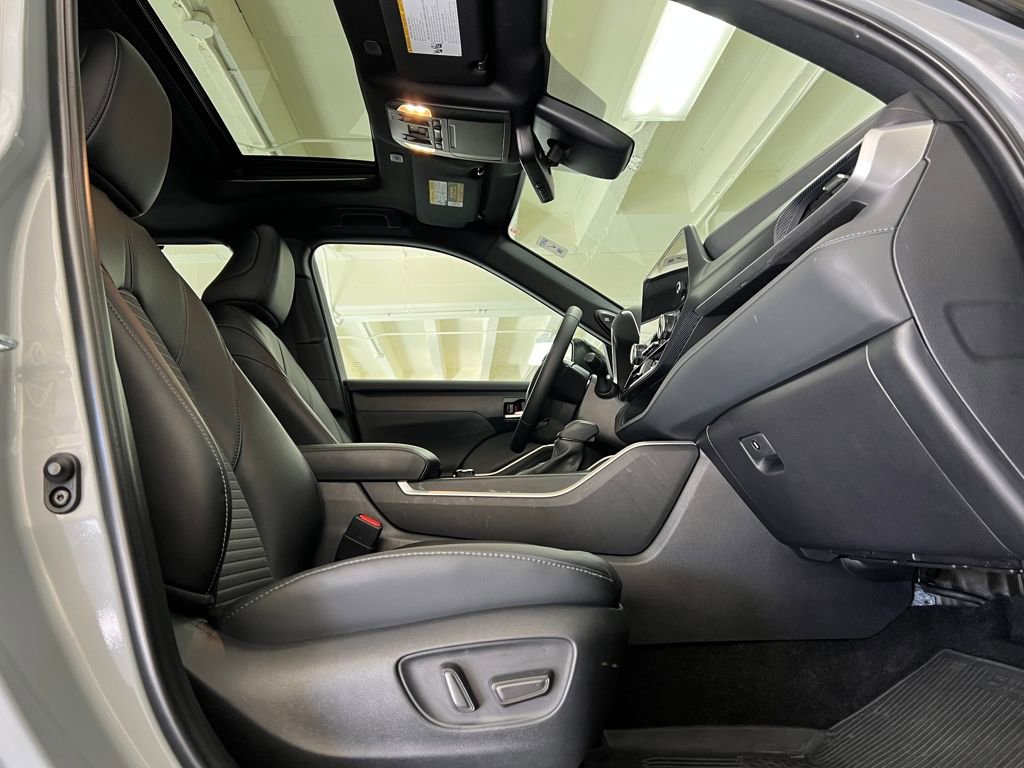 Certified 2025 Toyota Highlander XSE image 23