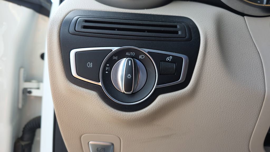 Certified 2022 Mercedes-Benz GLC 300 image 14