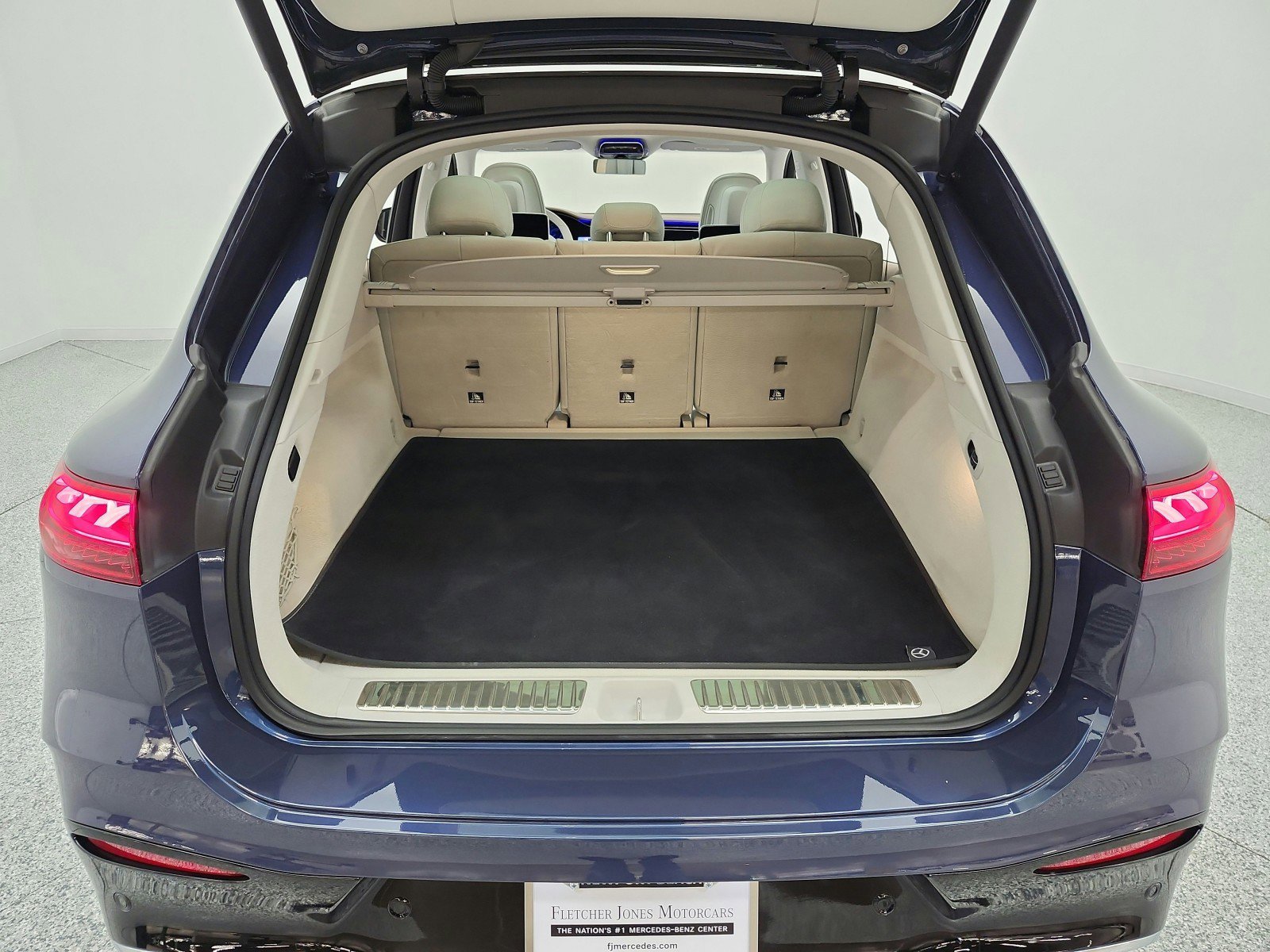 Certified 2023 Mercedes-Benz EQS 580 4MATIC SUV image 21
