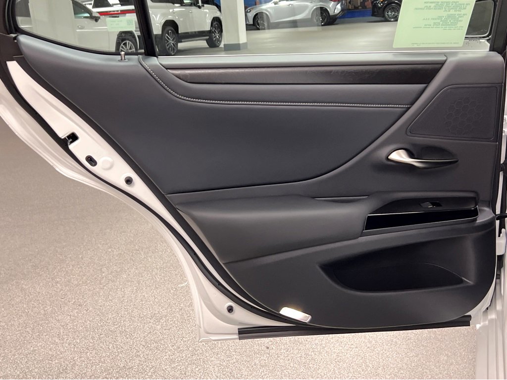 New 2025 Lexus ES 350 w/ Premium Package image 18