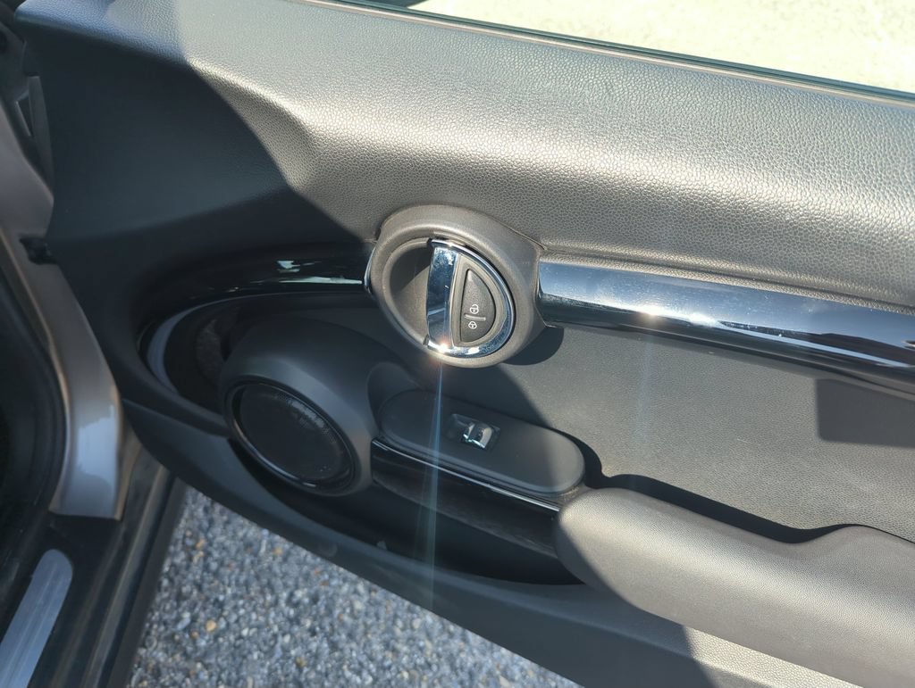Used 2019 MINI Cooper Convertible FWD image 24
