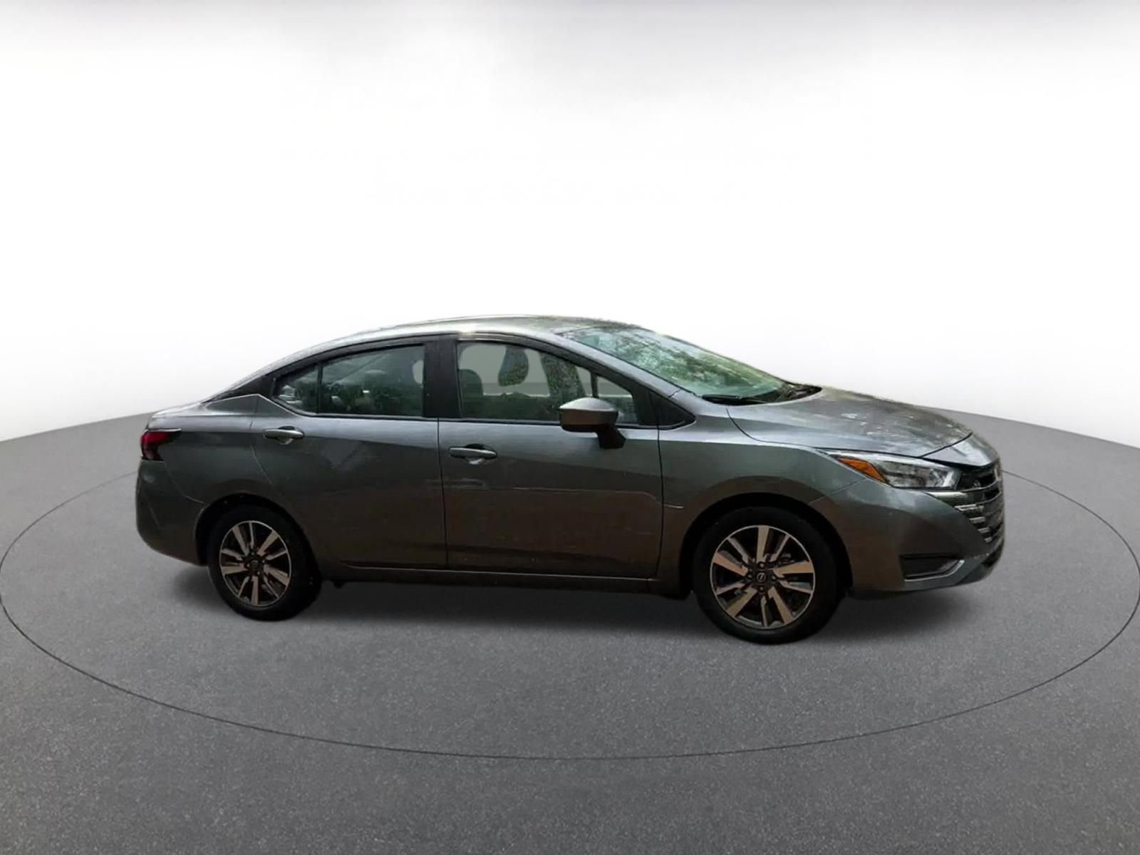 Used 2025 Nissan Versa SV FWD image 2