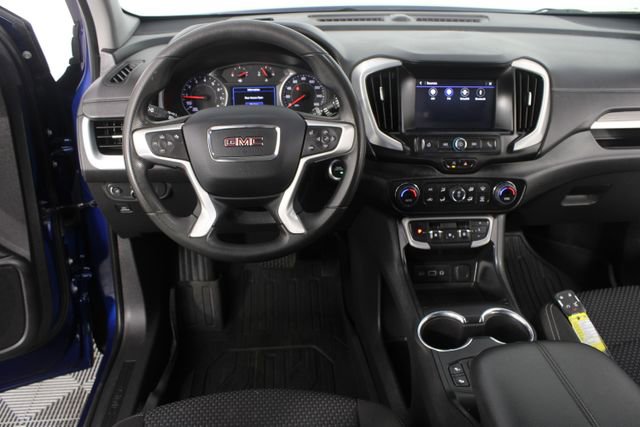 Used 2023 GMC Terrain SLE w/ Driver Convenience Package image 11
