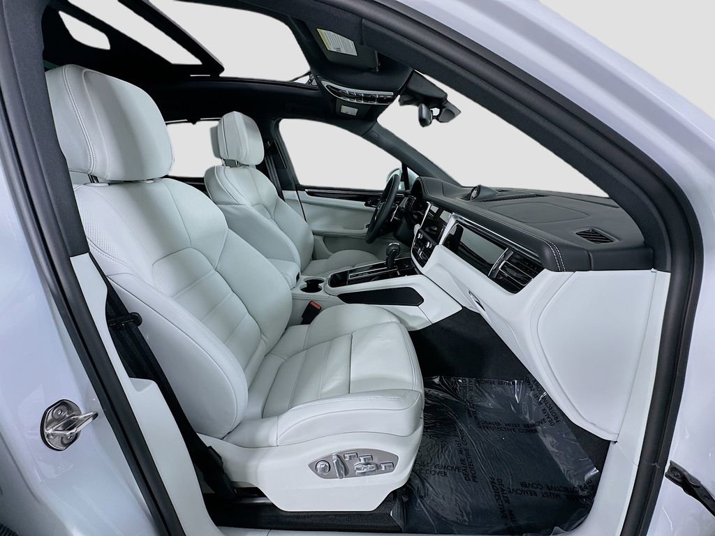 New 2025 Porsche Macan S image 31