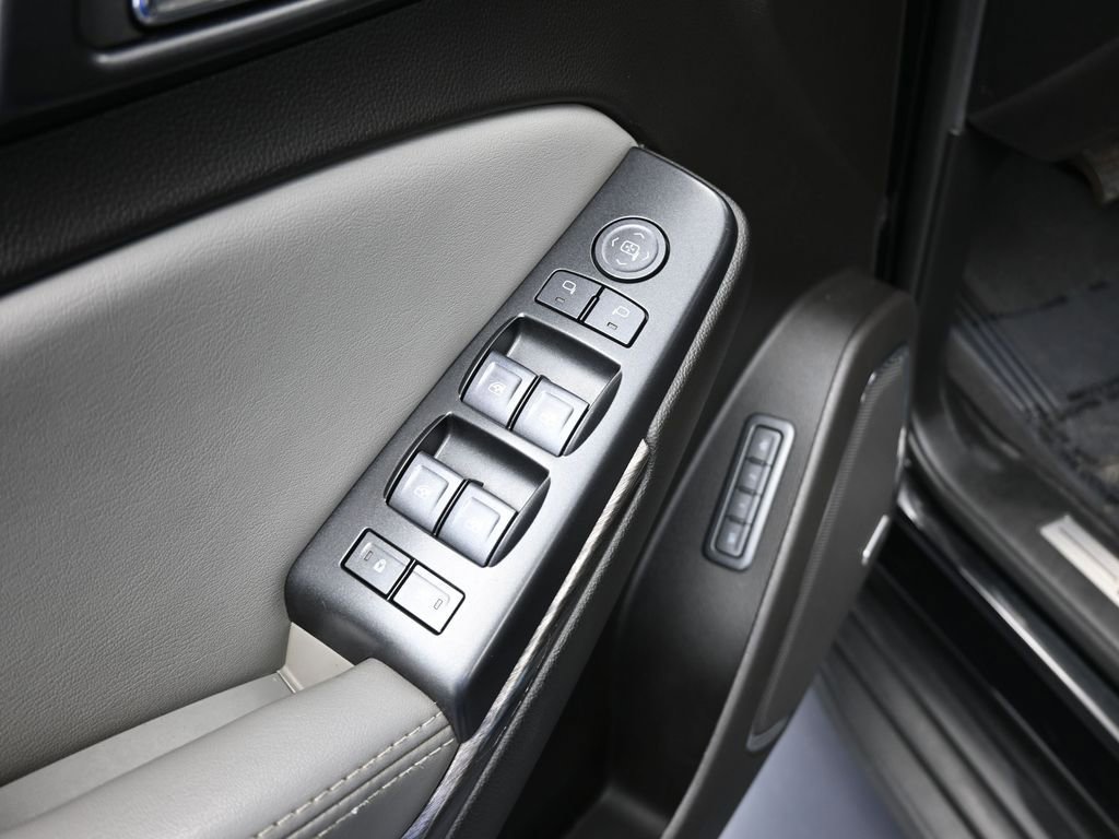 Used 2020 Chevrolet Suburban LT image 13