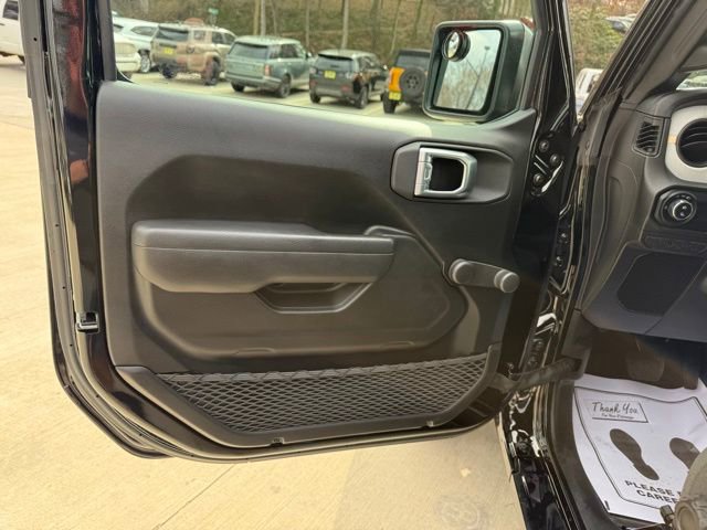 Used 2024 Jeep Gladiator Sport AWD/4WD image 16