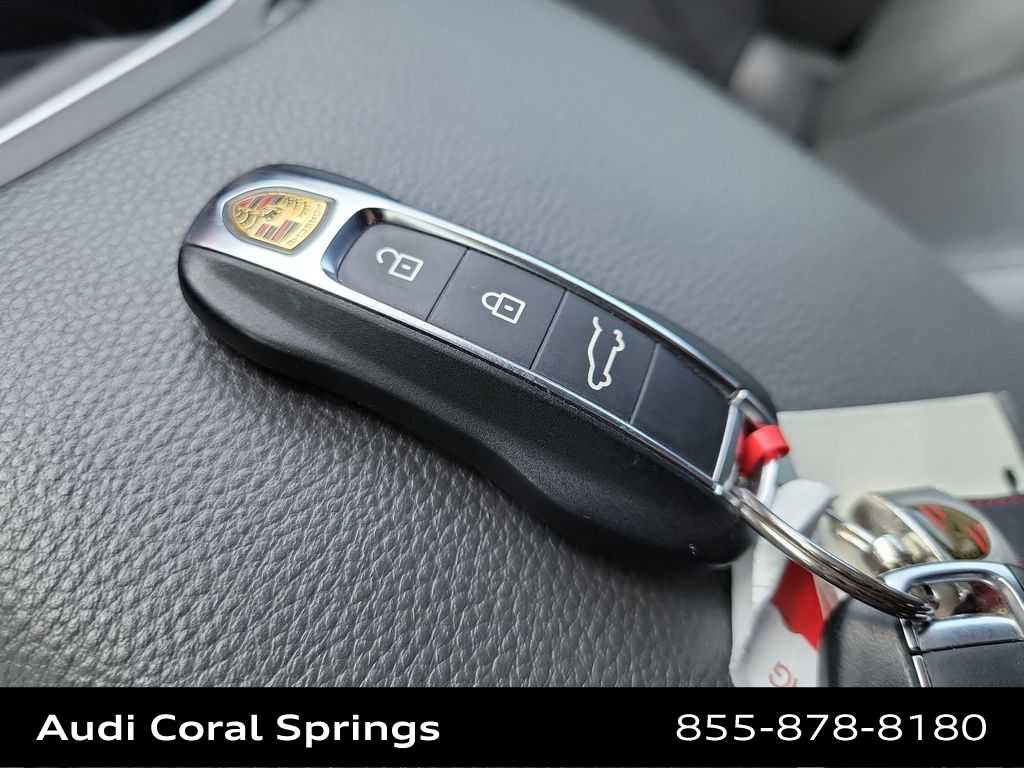 Used 2021 Porsche Cayenne image 28