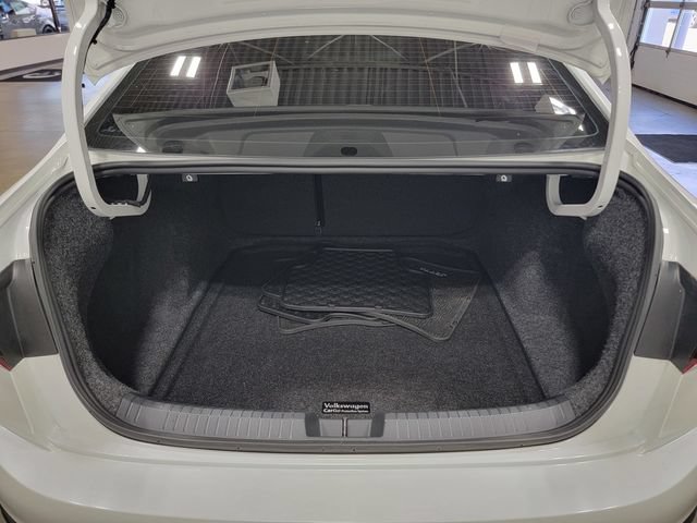 Used 2025 Volkswagen Jetta SEL FWD image 36