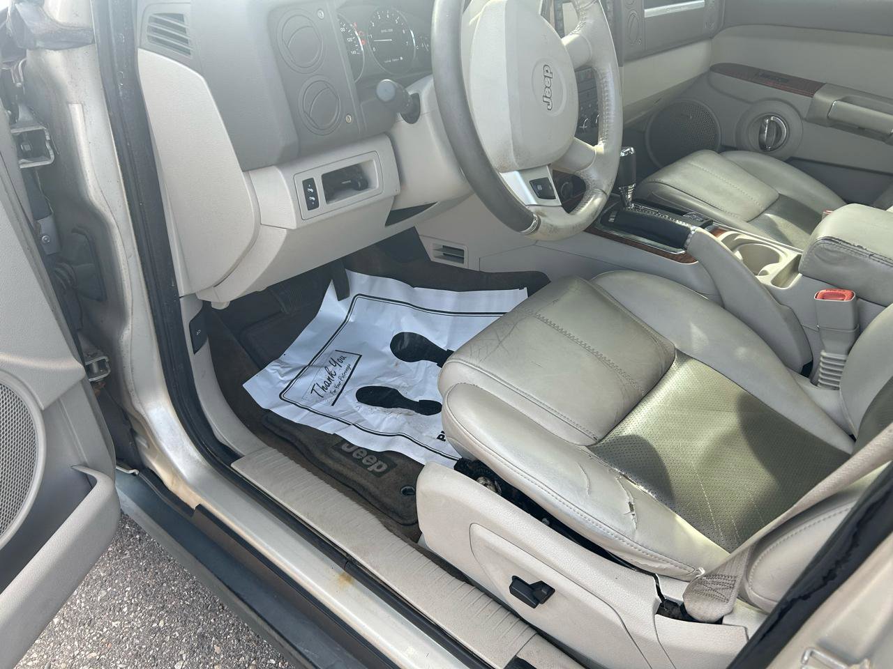 Used 2008 Jeep Commander Limited image 10