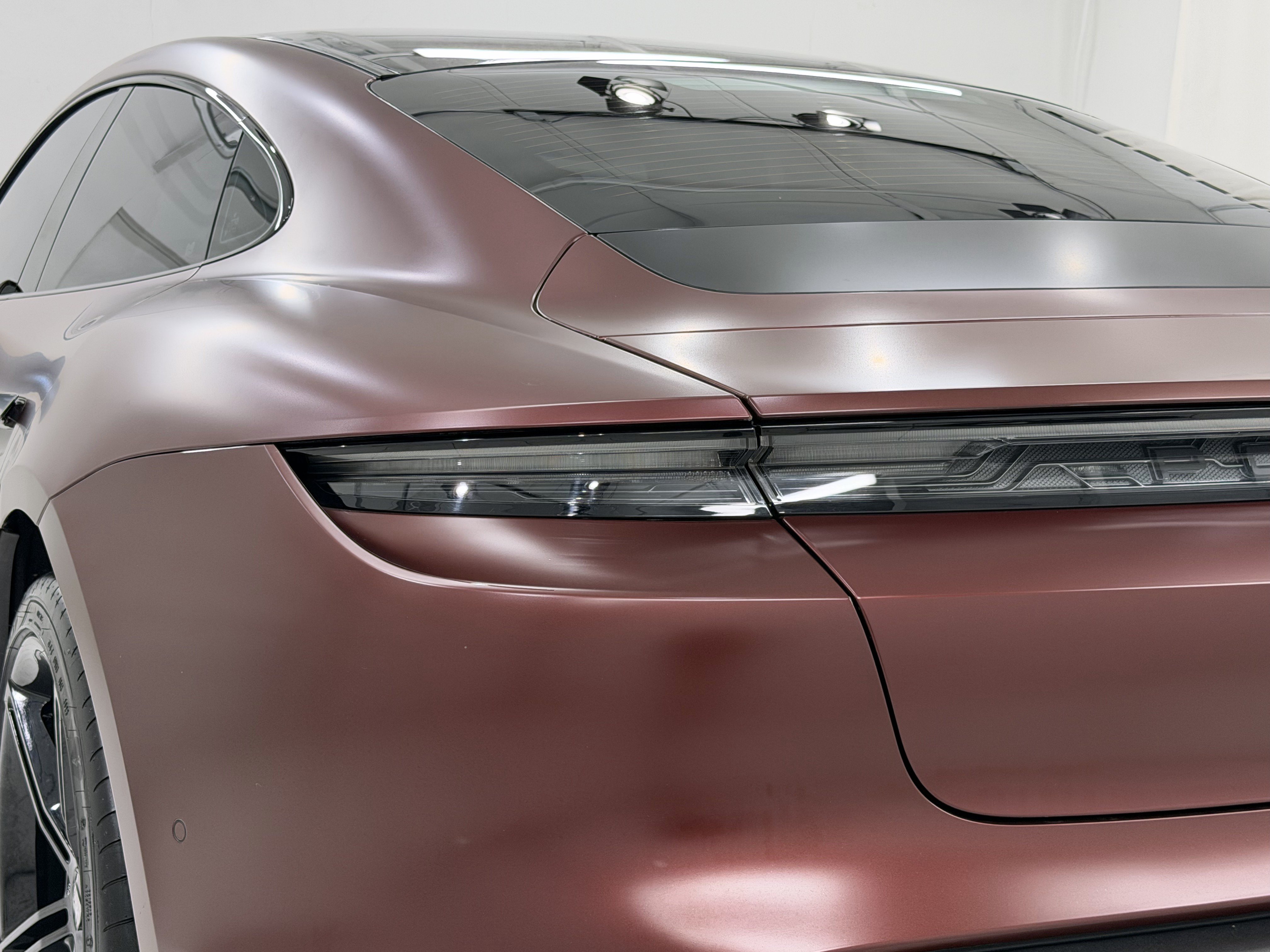 Certified 2022 Porsche Taycan Turbo AWD/4WD image 18
