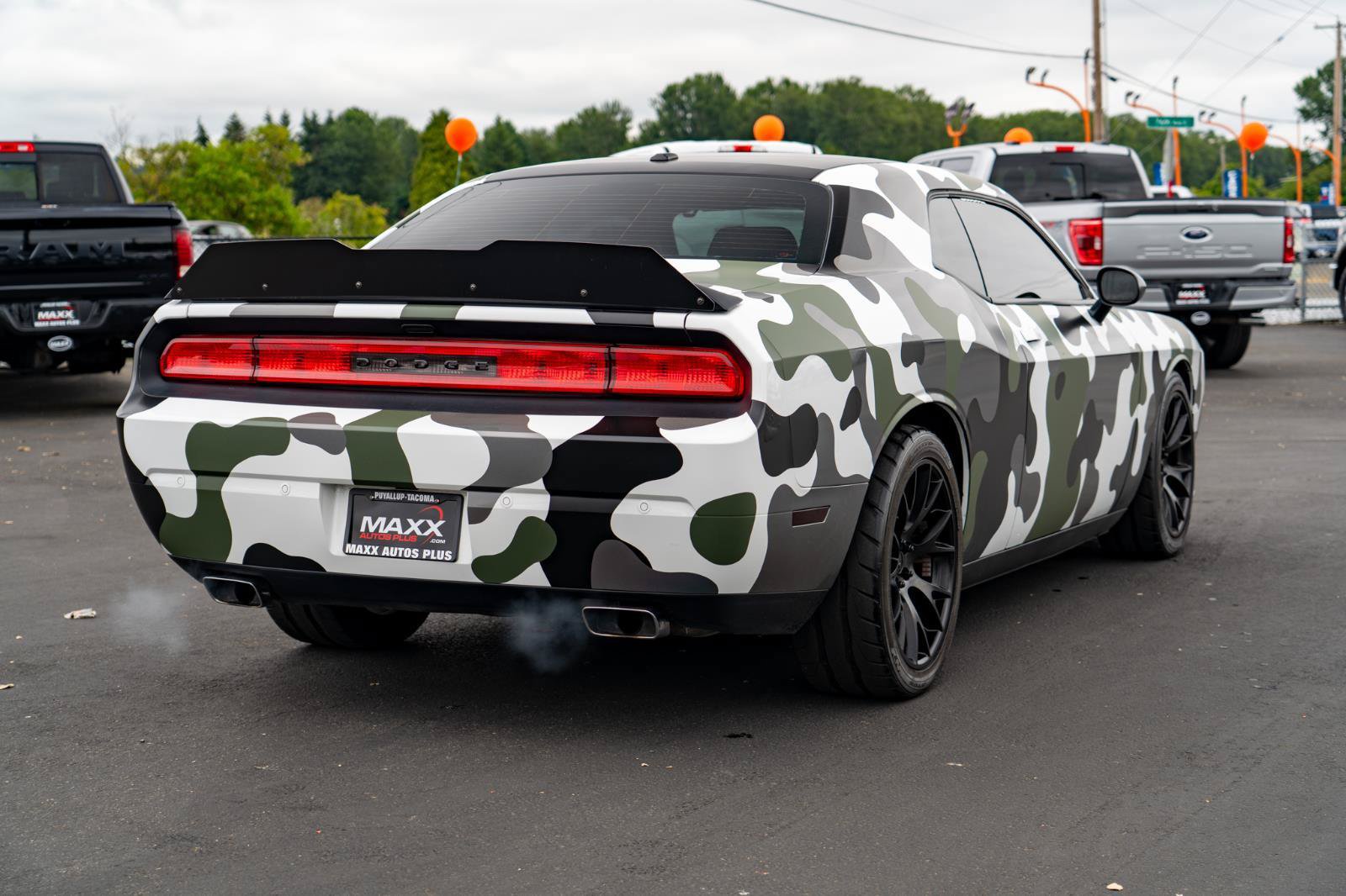 Used 2014 Dodge Challenger SRT8 Core w/ Satin Vapor Edition RWD image 10