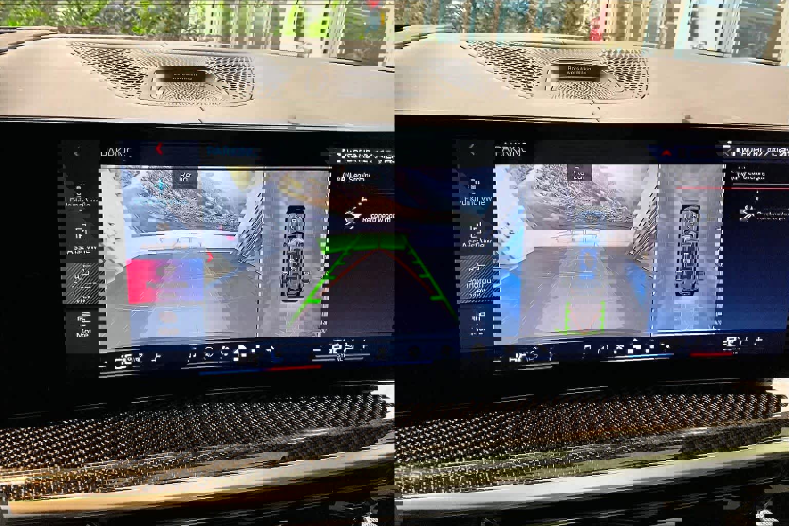 Used 2025 BMW X7 M60i image 29