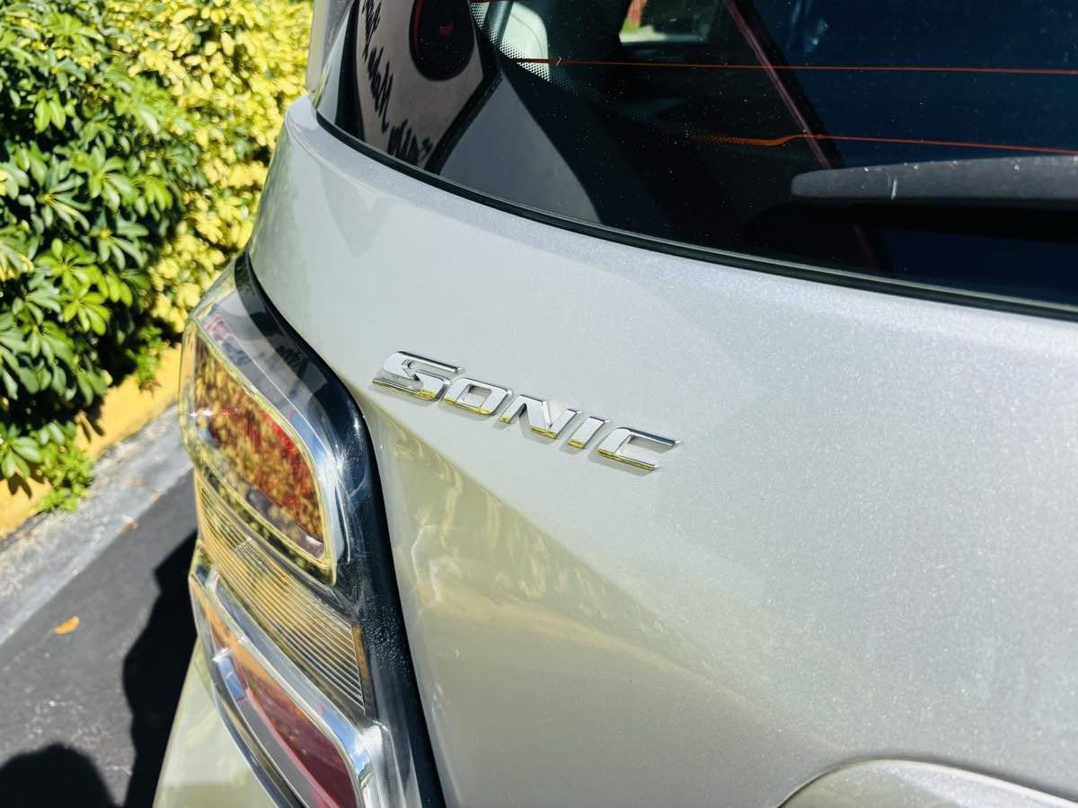 Used 2020 Chevrolet Sonic LT image 9