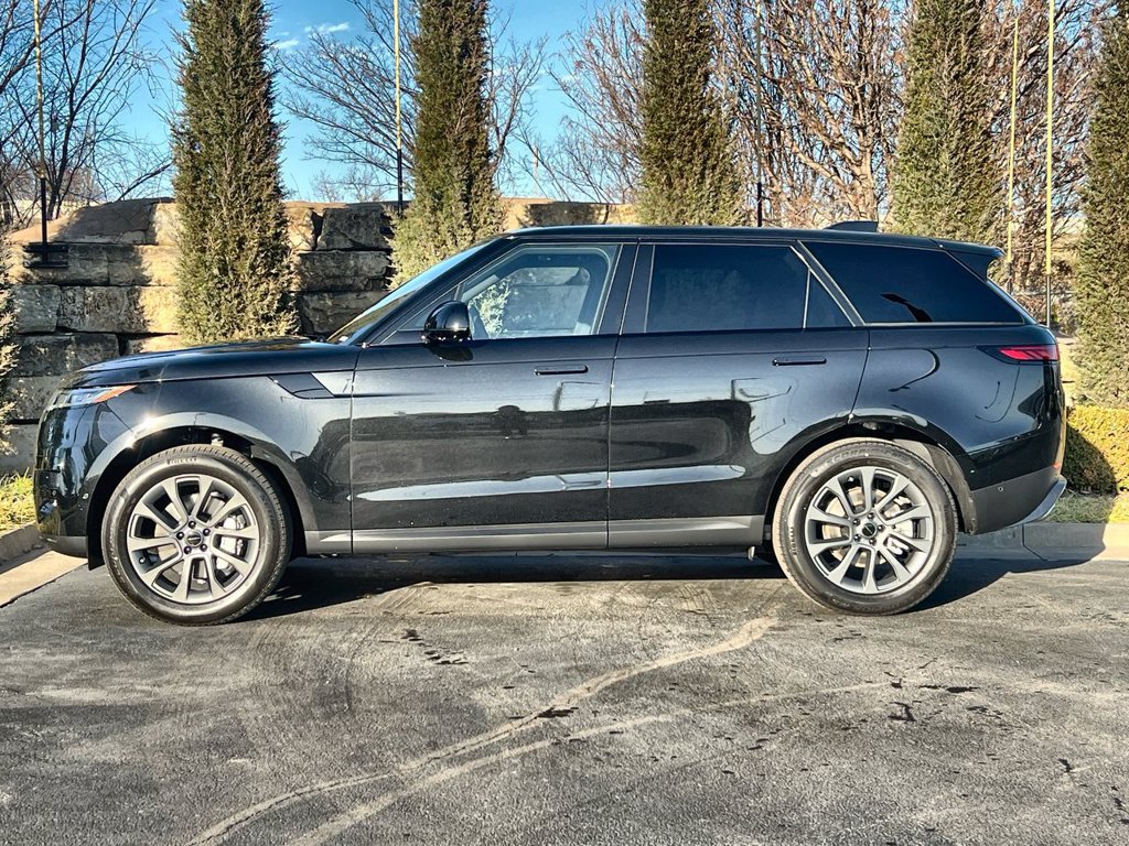 Used 2026 Land Rover Range Rover Sport SE AWD/4WD image 2