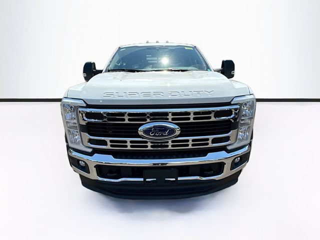 New 2026 Ford F550 4x4 Regular Cab Super Duty image 2