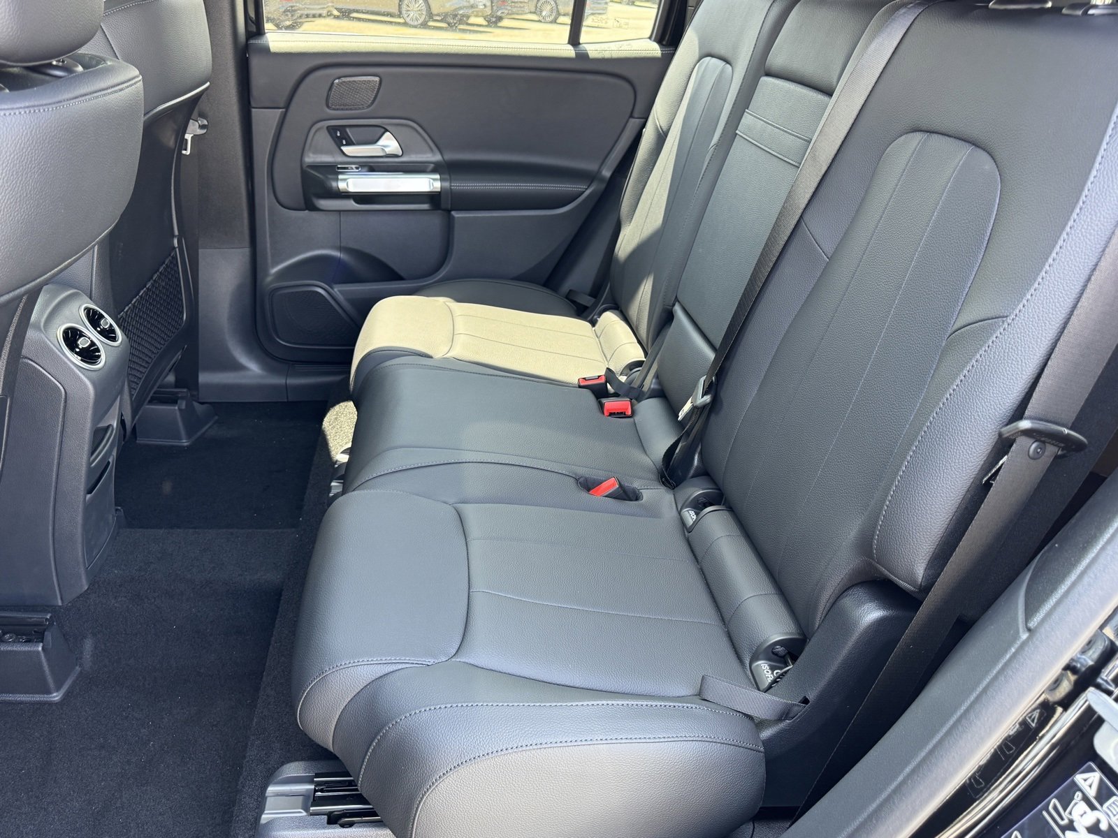 New 2026 Mercedes-Benz GLB 250 image 30