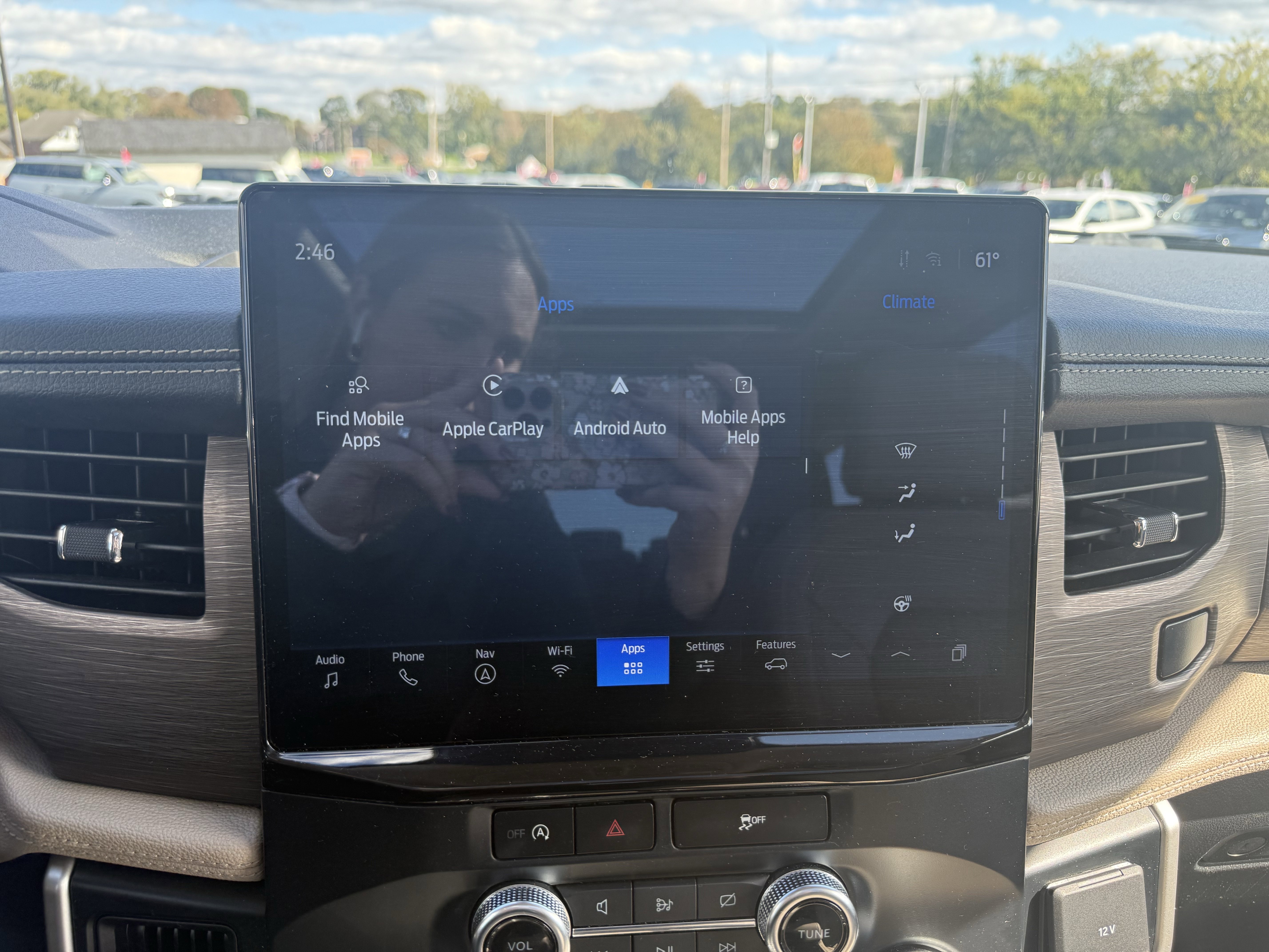Used 2024 Ford Expedition Limited image 22