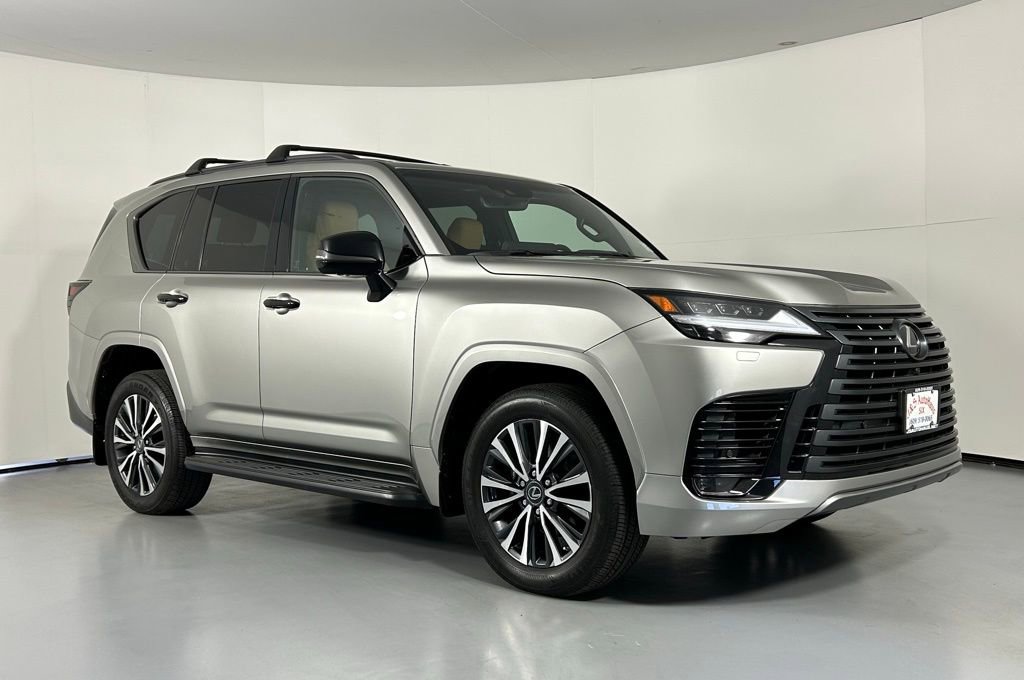 Used 2022 Lexus LX 600 4WD w/ Premium Package