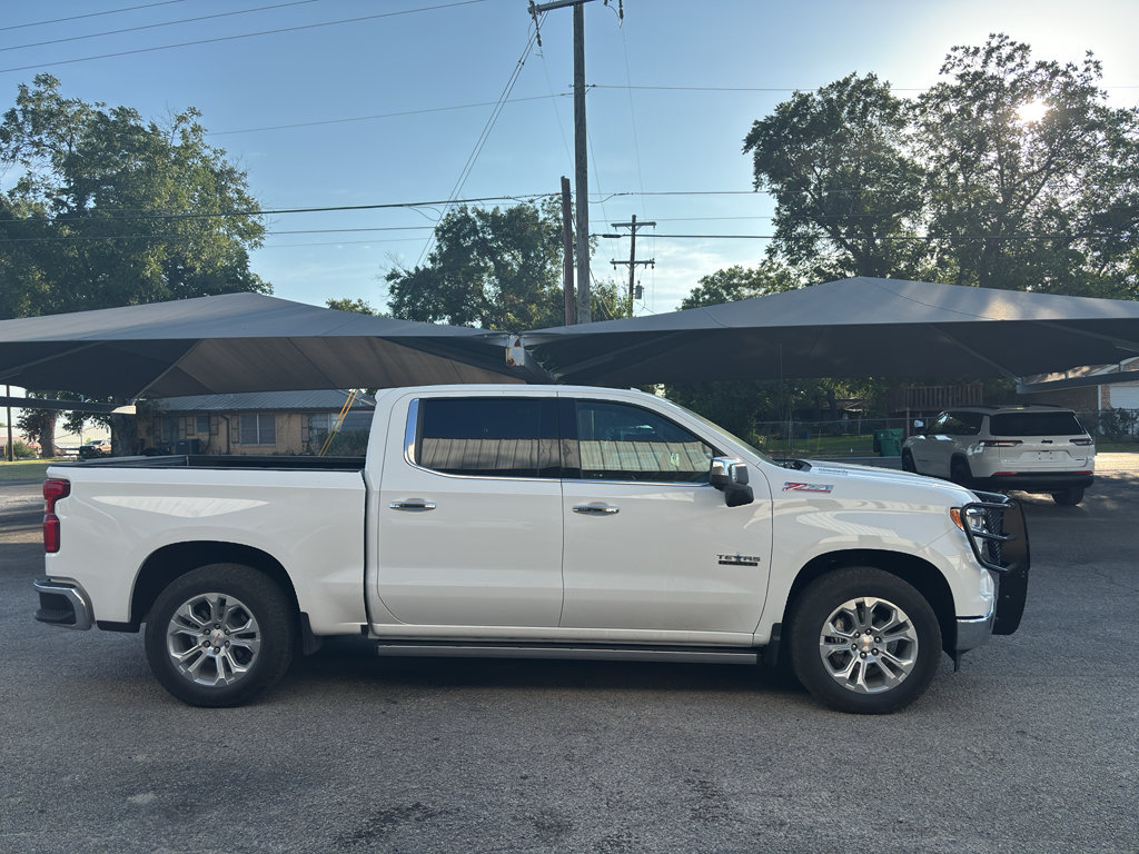 Certified 2025 Chevrolet Silverado 1500 LTZ w/ LTZ Premium Texas Edition AWD/4WD image 4