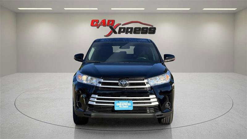 Used 2018 Toyota Highlander LE image 4