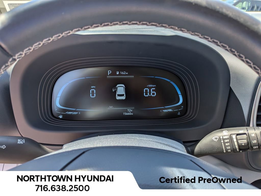 Used 2023 Hyundai Venue Limited FWD image 9