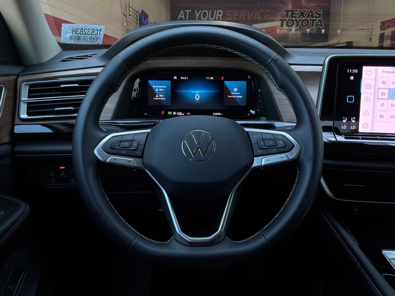 Used 2026 Volkswagen Atlas SE FWD image 38