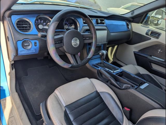 Used 2010 Ford Mustang Convertible image 8