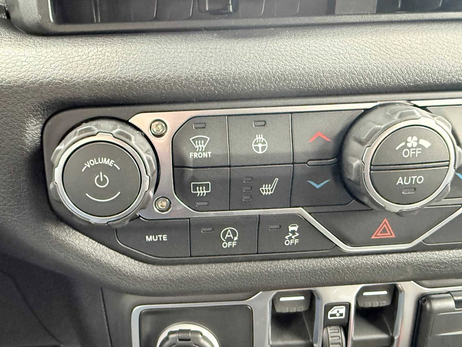 New 2026 Jeep Gladiator Sport AWD/4WD image 13
