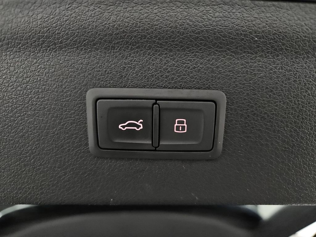 Used 2018 Audi Q3 2.0T Premium image 33