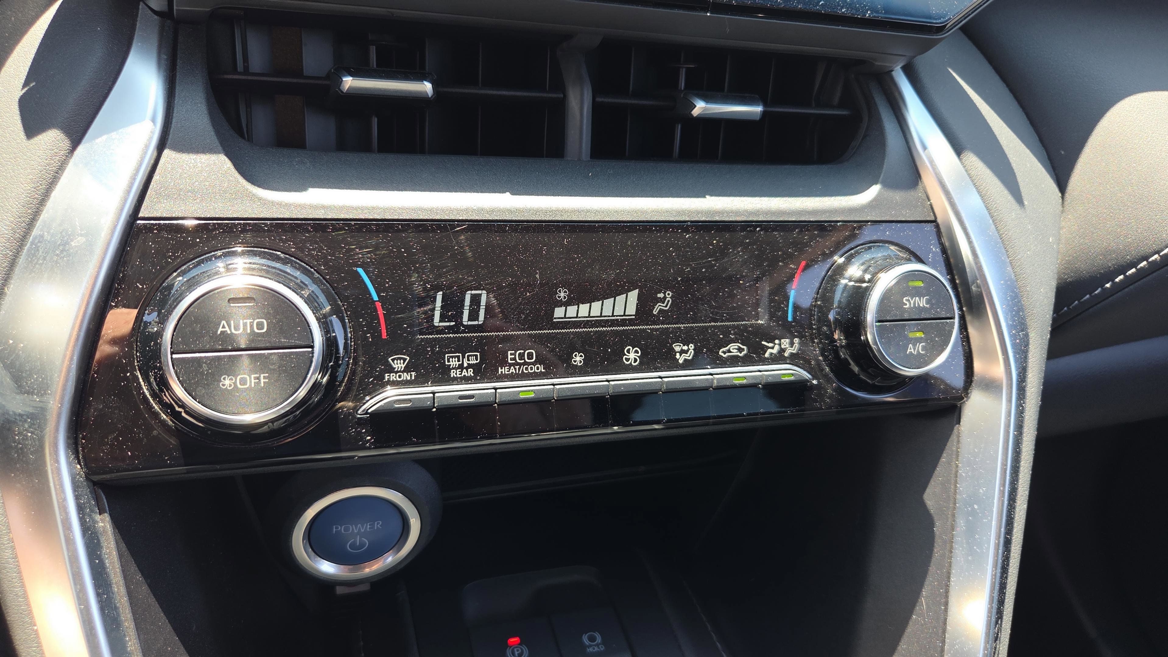 Certified 2022 Toyota Venza LE image 12