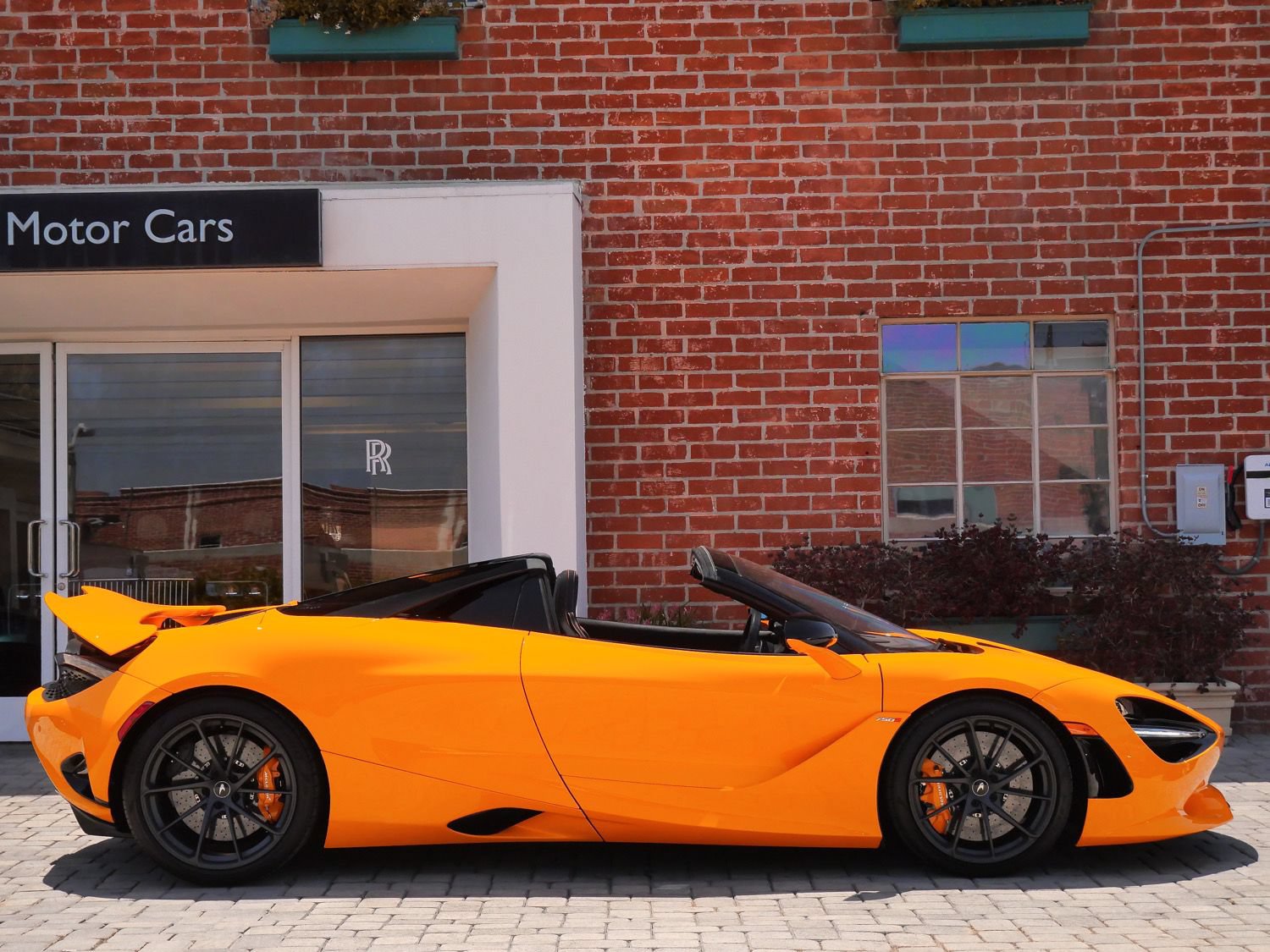 Used 2024 McLaren 750S Spider RWD image 3