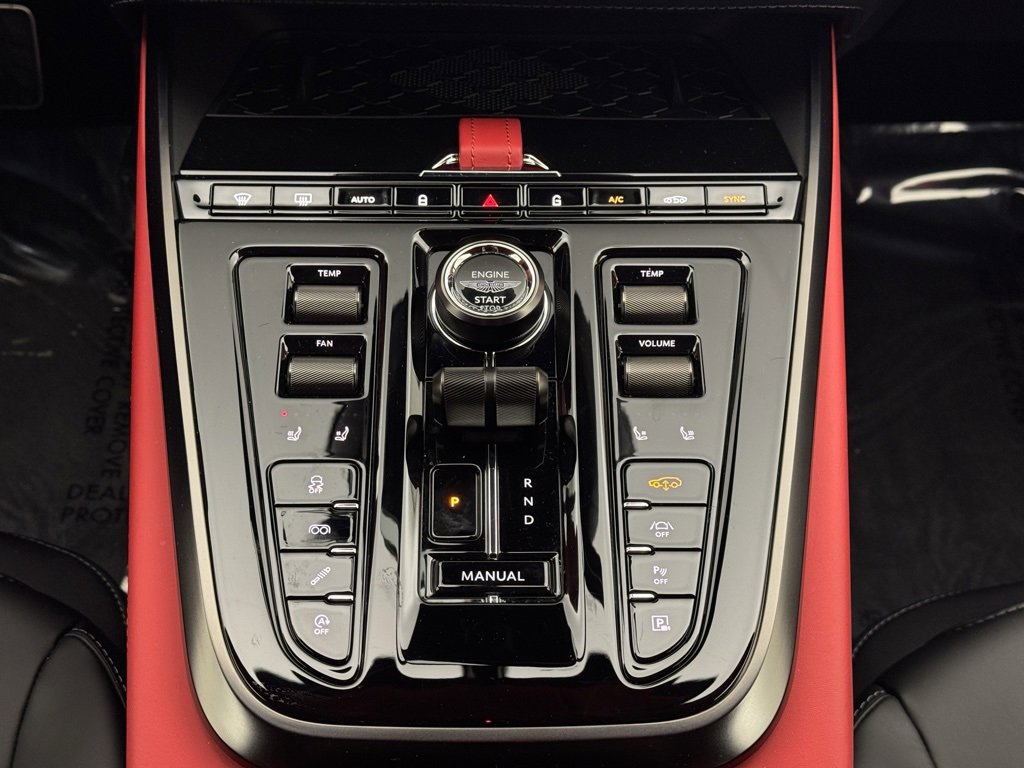 Used 2025 Aston Martin DBX 707 image 27