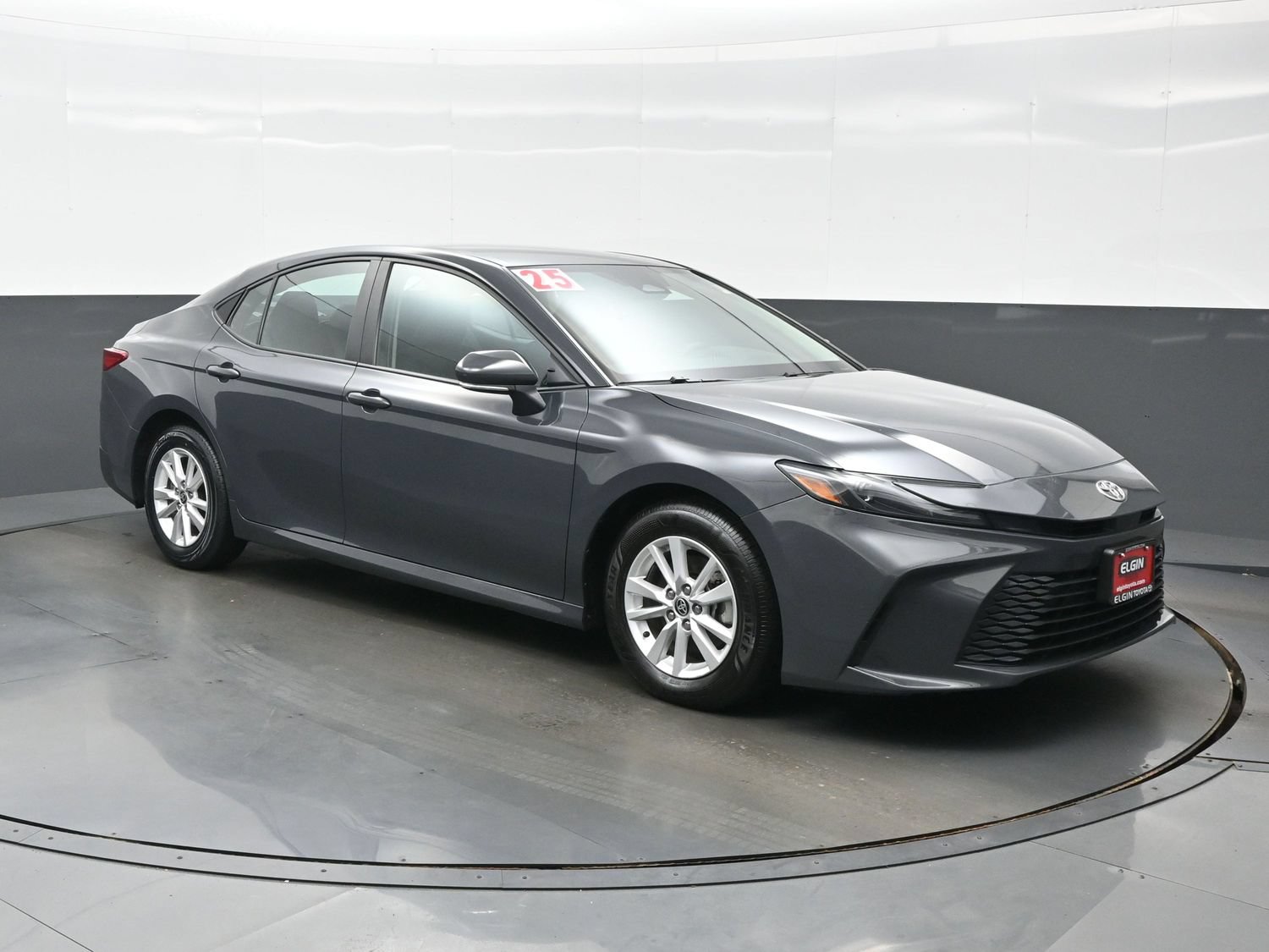 Used 2025 Toyota Camry LE FWD image 8