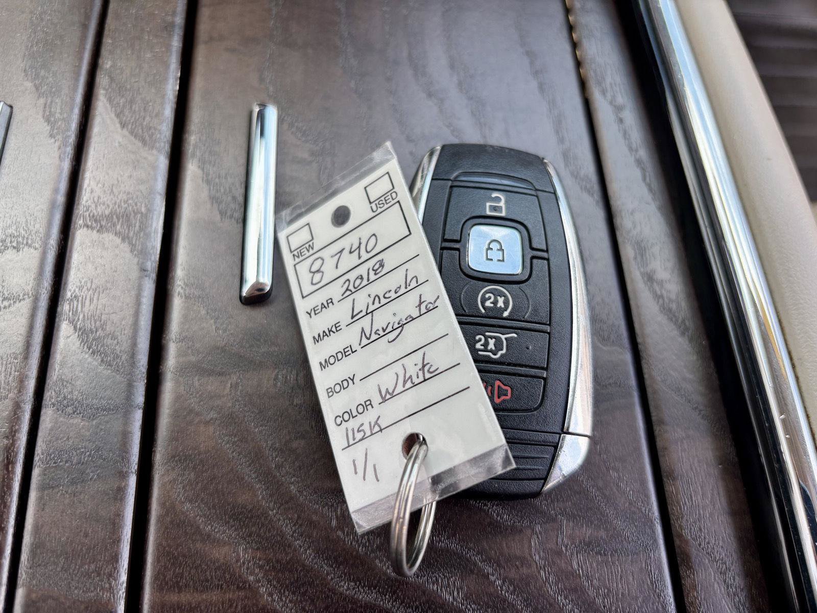 Used 2018 Lincoln Navigator Select AWD/4WD image 31