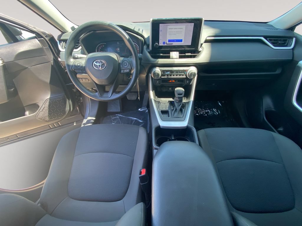 Used 2023 Toyota RAV4 LE AWD/4WD image 10