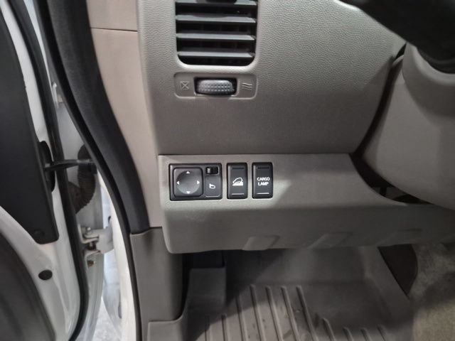 Used 2016 Nissan Frontier SV w/ SV Value Truck Package AWD/4WD image 12