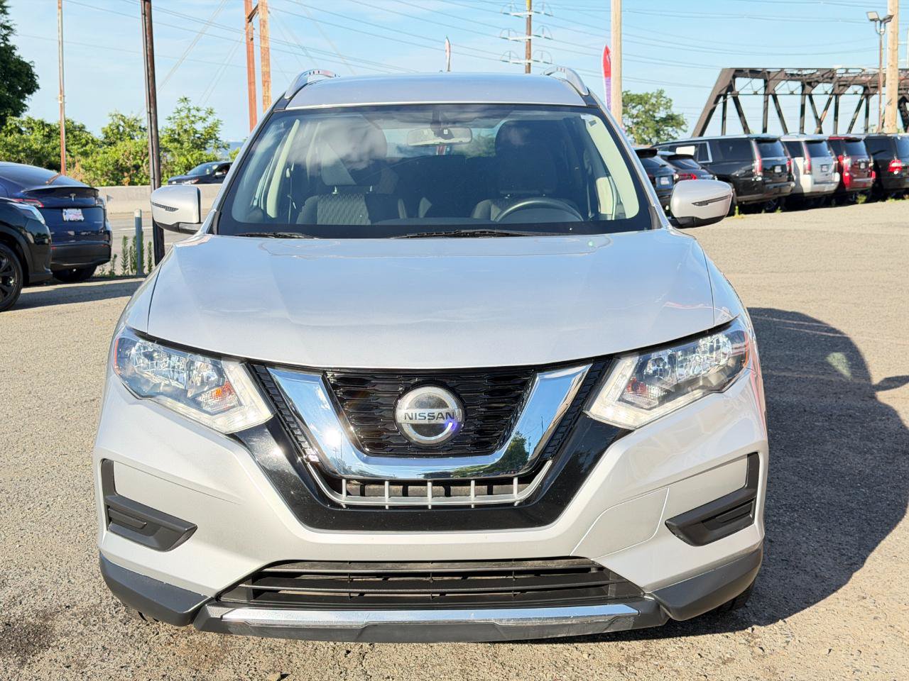 Used 2018 Nissan Rogue SV AWD/4WD image 9