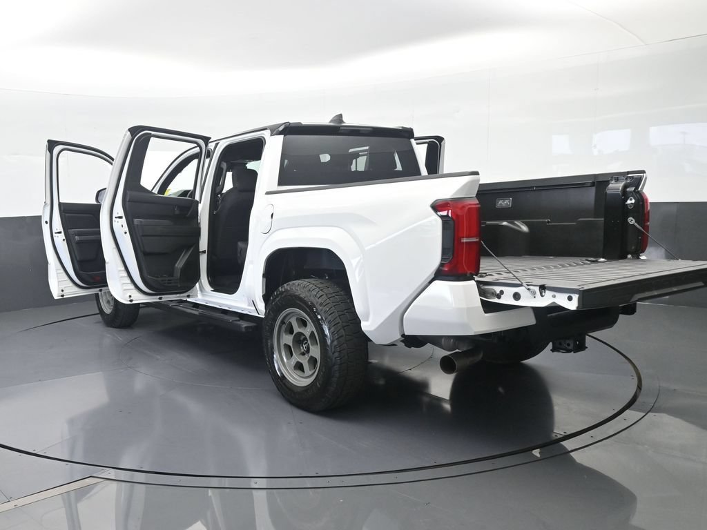 Used 2025 Toyota Tacoma SR5 AWD/4WD image 74