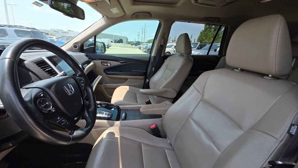 Used 2016 Honda Pilot Touring image 11
