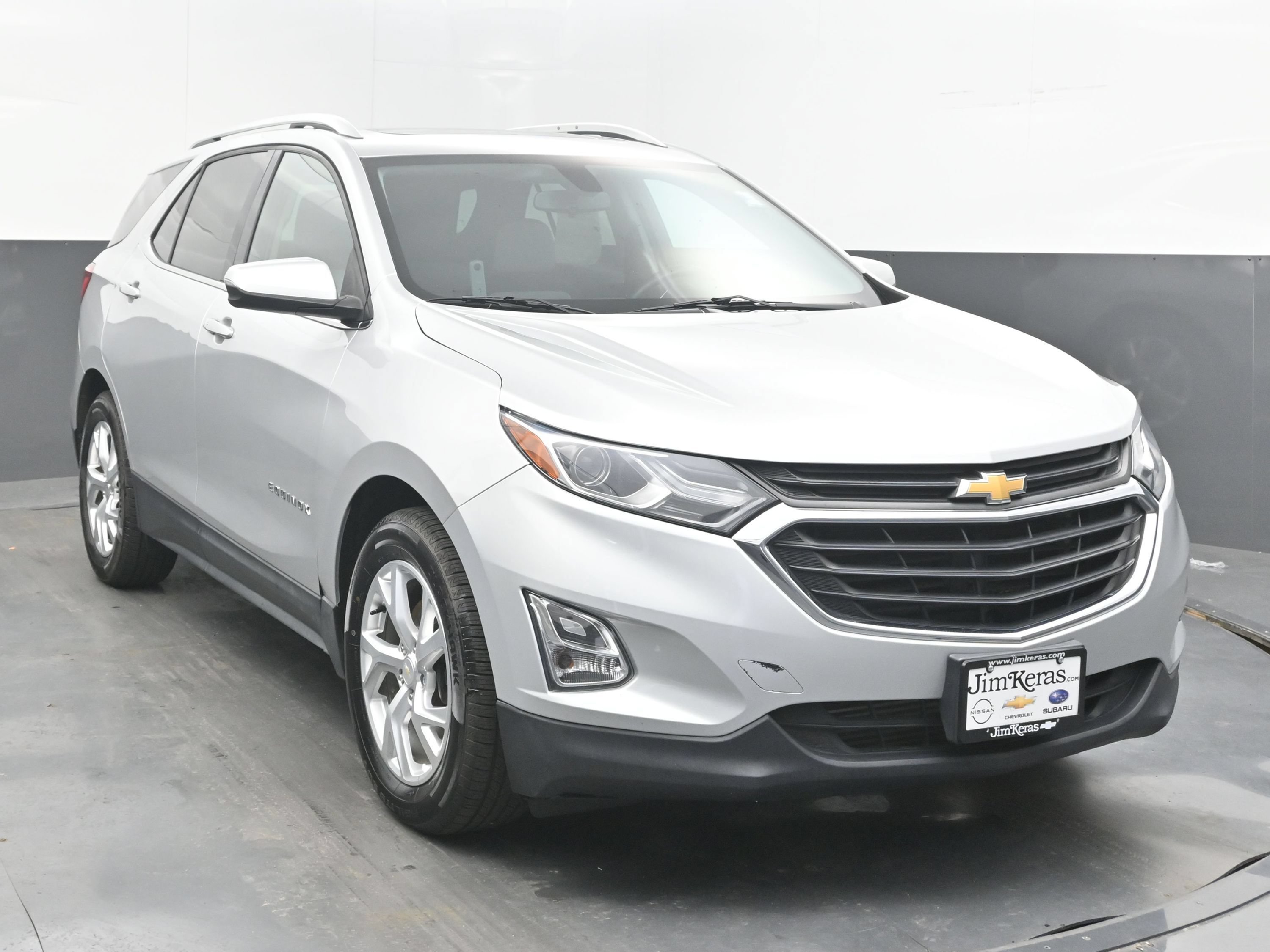 Used 2019 Chevrolet Equinox LT w/ Sun & Navigation Package FWD image 3