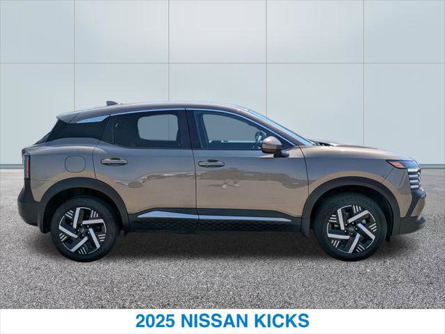 Used 2025 Nissan Kicks SV FWD image 6