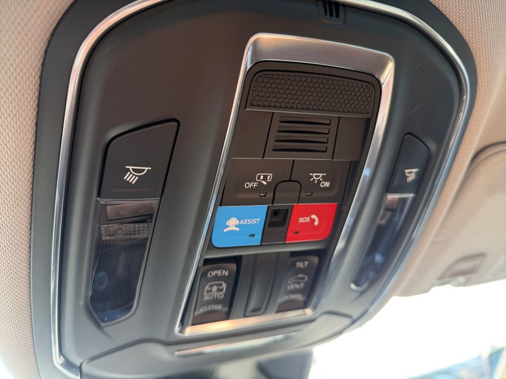 Used 2024 Jeep Grand Cherokee Laredo X w/ Trailer Tow Package image 21