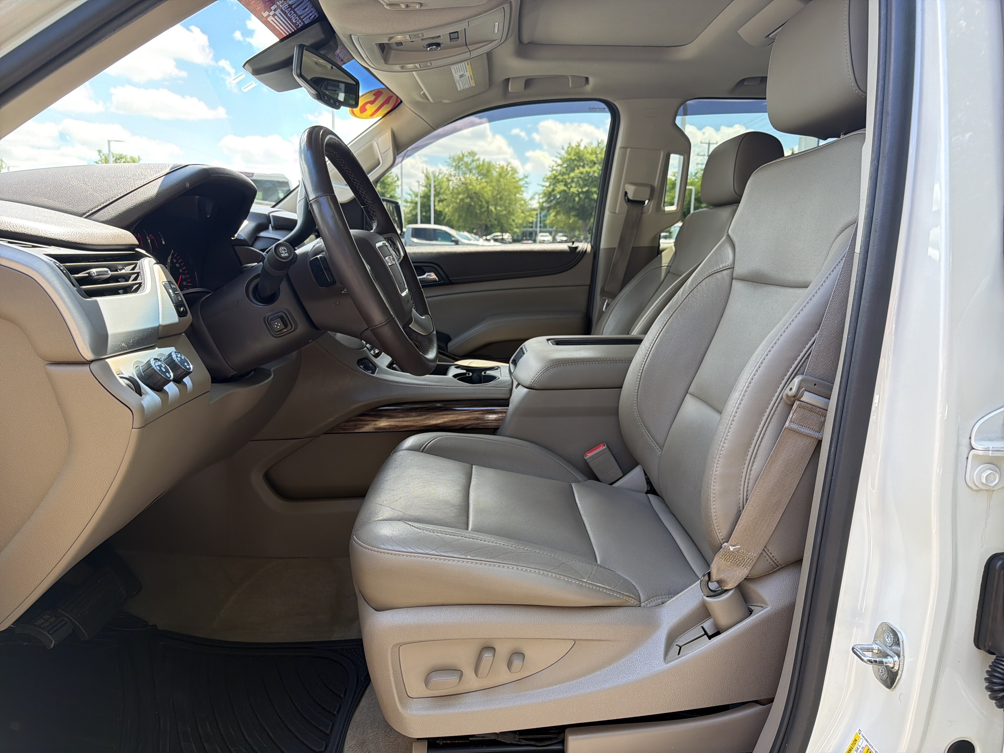 Used 2015 GMC Yukon SLT w/ Open Road Package AWD/4WD image 16