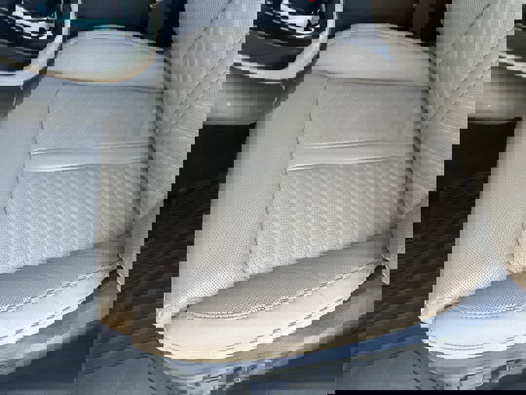 Used 2025 Kia Sorento SX Prestige w/ Olive Brown Leather Package AWD/4WD image 11