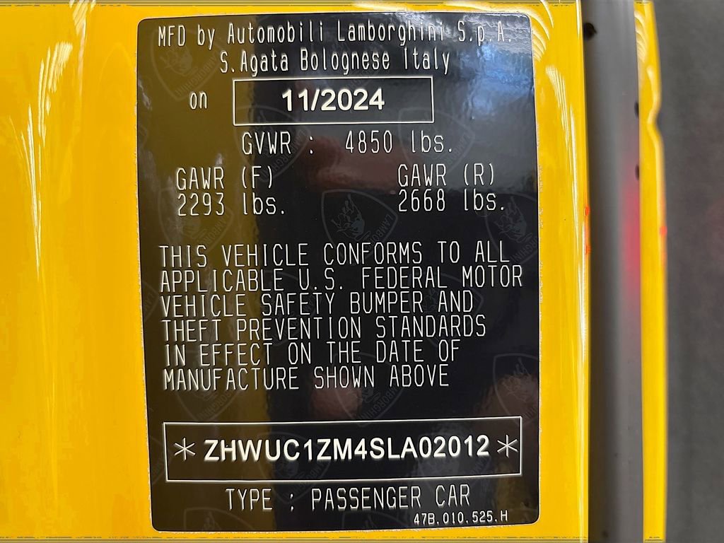 Used 2025 Lamborghini Revuelto image 34