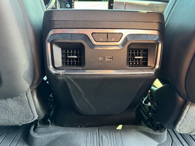 Used 2024 GMC Sierra 3500 Denali Ultimate AWD/4WD image 18