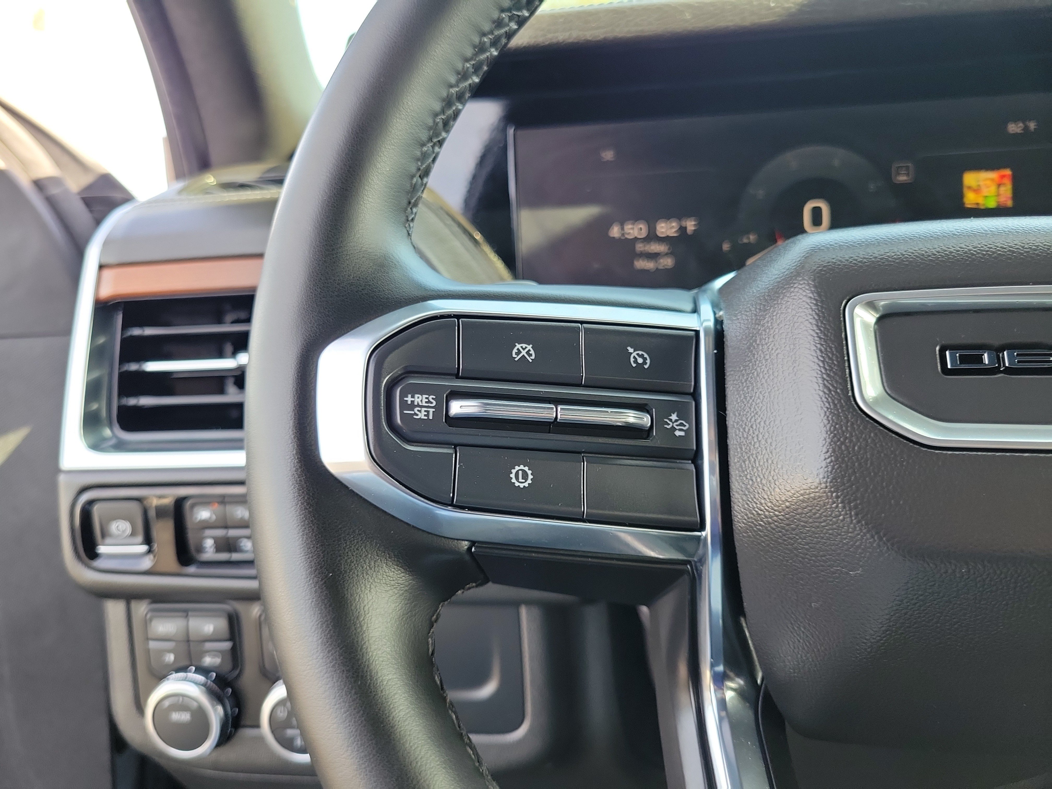 Used 2025 GMC Yukon Denali AWD/4WD image 22